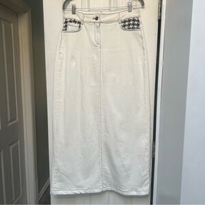 Chic White Mixi Front Button Skirt with Houndstooth Accents size 12 (42)